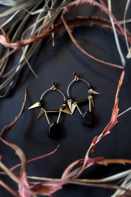 Kõrvarõngad turmaliini ja oonüksiga