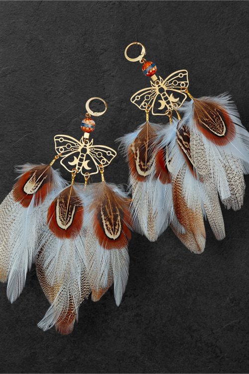 Kõrvarõngad tiibeti ahhaadi ja sulgedega