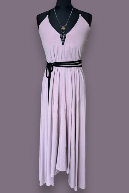 Heleroosa jumalanna kleit